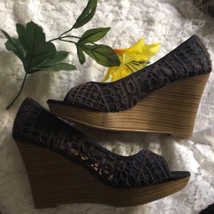 American Eagle Wedges Size 8